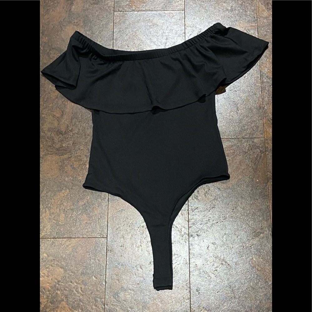 Guess ruffle top body suit